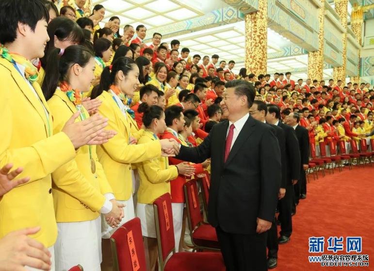 2016年8月25日，党和国家领导人习近平、李克强、张德江、俞正声、刘云山、王岐山、张高丽等在北京人民大会堂会见第31届奥林匹克运动会中国体育代表团全体成员。（图片来源：新华社）