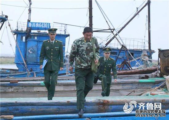 山东59岁护边员坚守海岸线34年:每天巡逻三四次