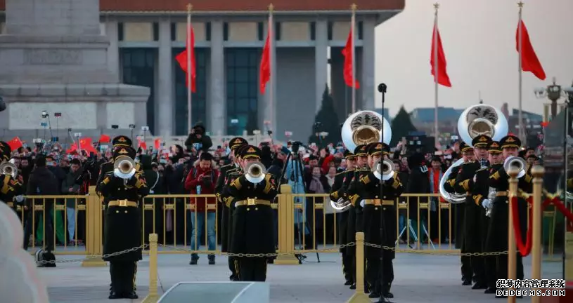 第1次在天安门奏乐是什么体验:为防冻按键里灌酒精