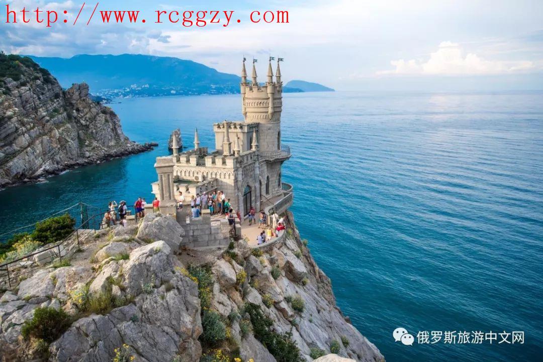 建在悬崖上的俄罗斯城堡与德国天鹅城堡相当想来