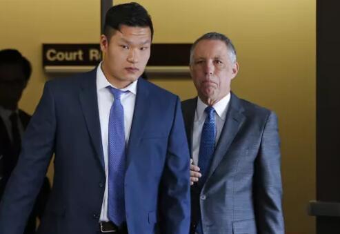 美国华裔学生被欺凌杀害：亚洲兄弟被禁赛10年