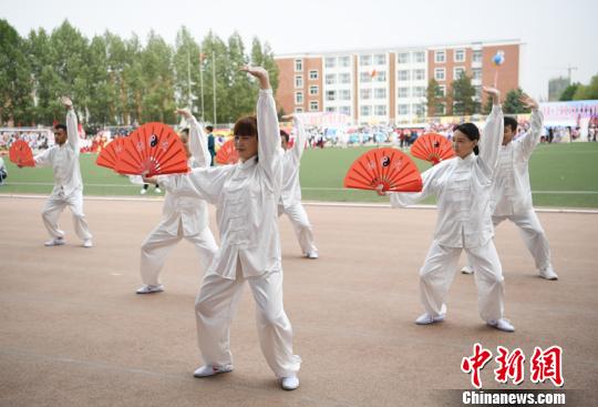 来自世界各地的学生聚集在长春，展现世界风采