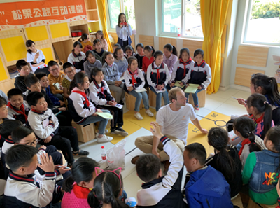 阿里大学娱乐松果慈善机构向农村学生发送兴趣班