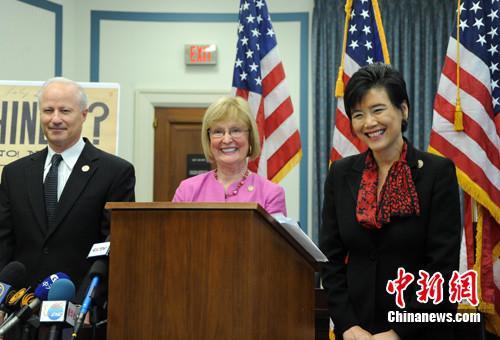 在枕头的睡眠下休息死者的灵魂：美国终于开始纪念铁路中国工人
